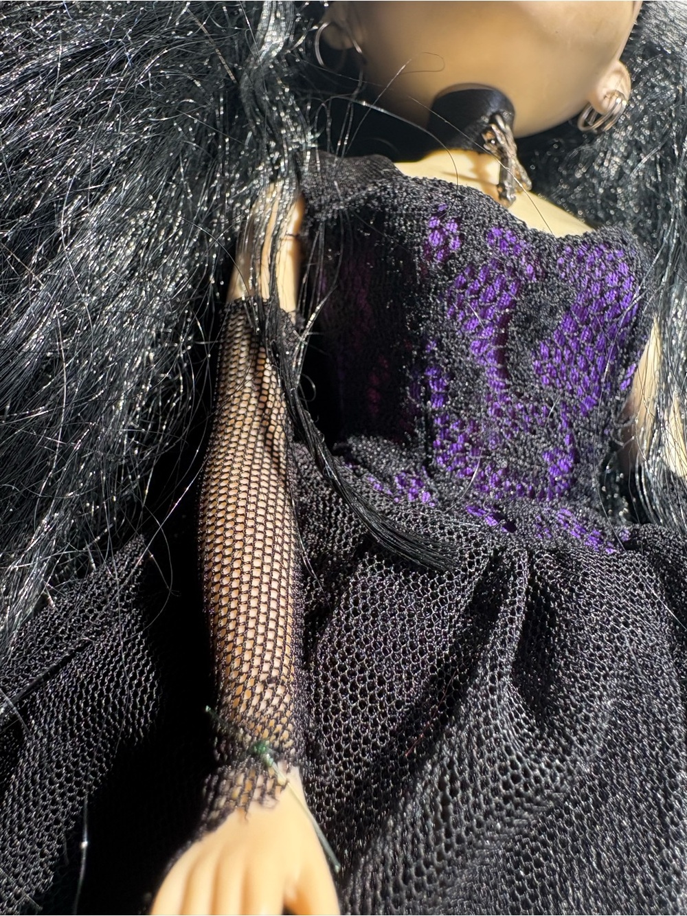 Bleeding Edge Doll - Picture 3 of 6